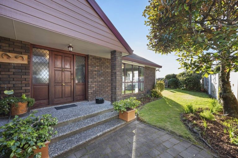 Photo of property in 42 Harvey Street, Waipahihi, Taupo, 3330