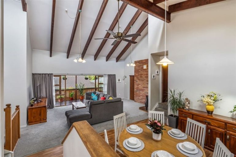 Photo of property in 13 Hiwihau Place, Glenfield, Auckland, 0629