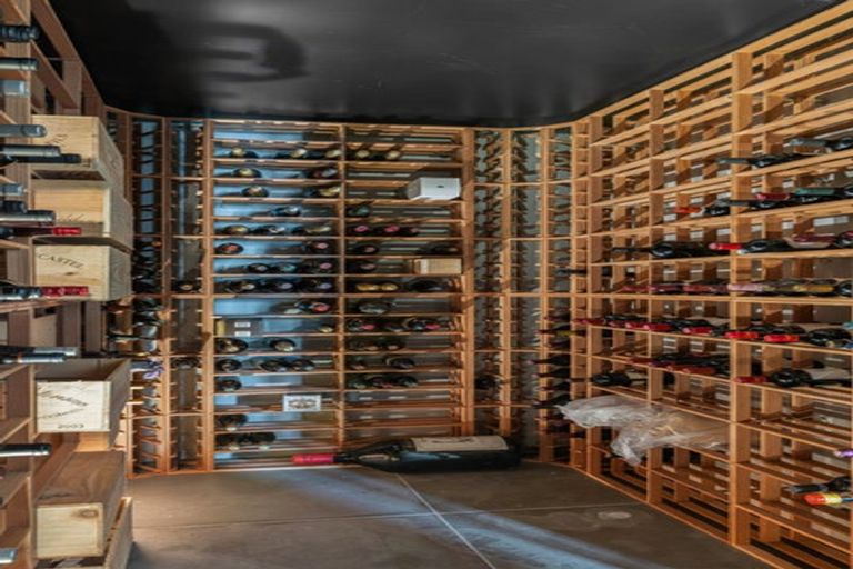 Photo of property in 76 Cliff Road, Torbay, Auckland, 0630