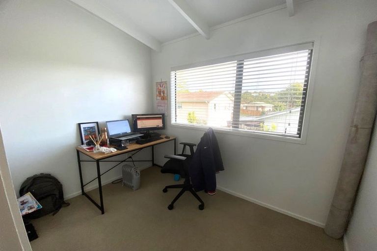 Photo of property in 30a Leo Street, Glen Eden, Auckland, 0602