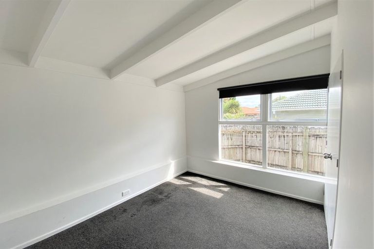 Photo of property in 85 Sturges Road, Henderson, Auckland, 0612