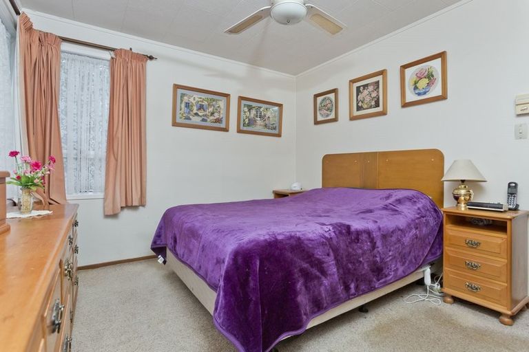 Photo of property in 8 Embassy Place, Glenfield, Auckland, 0629