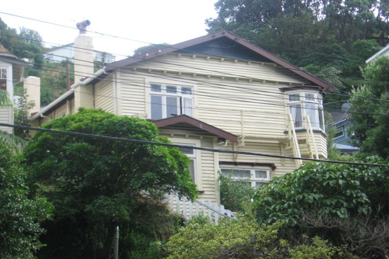 Photo of property in 72 Glenmore Street, Northland, Wellington, 6012