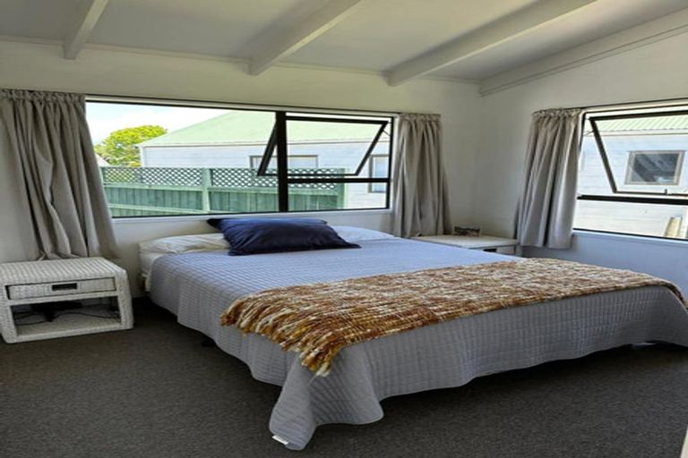 Photo of property in 5 Coutts Road, Pauanui, Hikuai, 3579