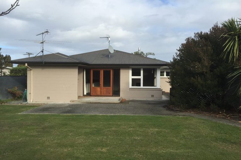 Photo of property in 13 Gilbert Street, Amberley, 7410