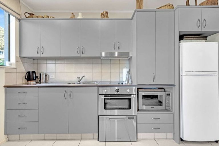 Photo of property in Beachpoint Apartments, 2/5 West End Road, Ohope, 3121