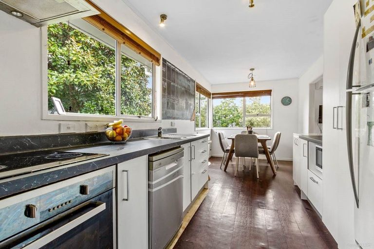 Photo of property in 2 Longreach Drive, Sunnyvale, Auckland, 0612