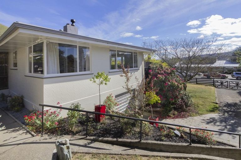 Photo of property in 8 Settlement Road, Kurow, 9435