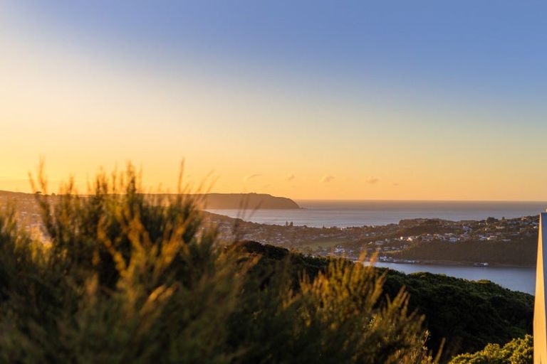 Photo of property in 18 Kahurangi Heights, Aotea, Porirua, 5024