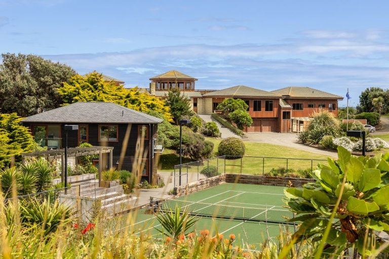 Photo of property in 24 Paetawa Road, Peka Peka, Waikanae, 5391