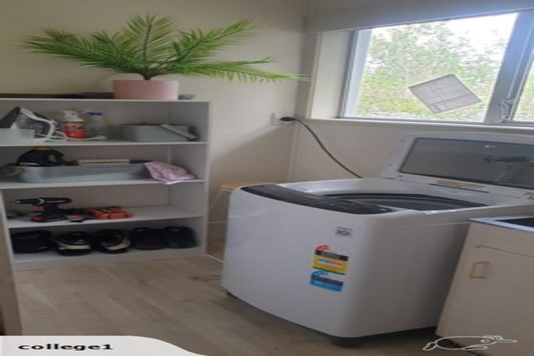 Photo of property in 31 Waimumu Road, Massey, Auckland, 0614