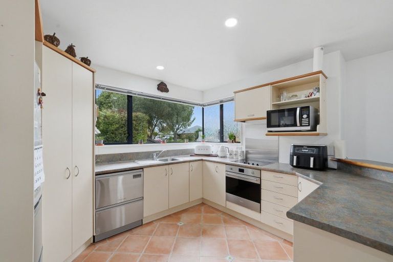 Photo of property in 24 Welsford Street, Woodend, 7610