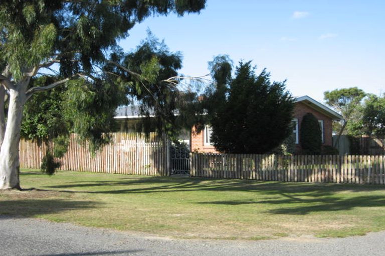 Photo of property in 2 Mcilraith Street, Darfield, 7510