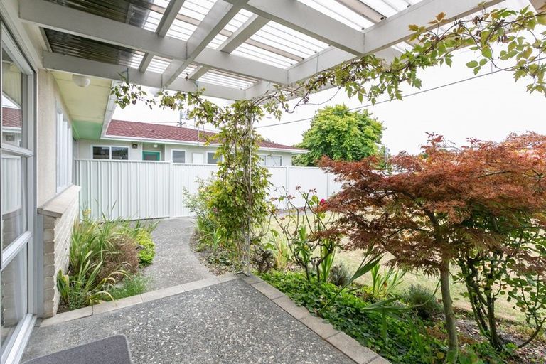 Photo of property in 52a Puketapu Road, Taradale, Napier, 4112