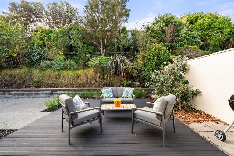 Photo of property in 7 Joseph Banks Drive, Whitby, Porirua, 5024