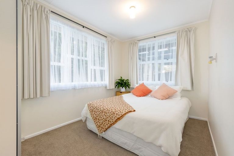 Photo of property in 10 Tau Grove, Takapuwahia, Porirua, 5022