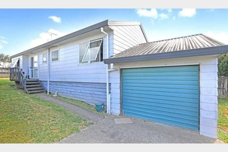 Photo of property in 1/43 Solveig Place, Randwick Park, Auckland, 2105