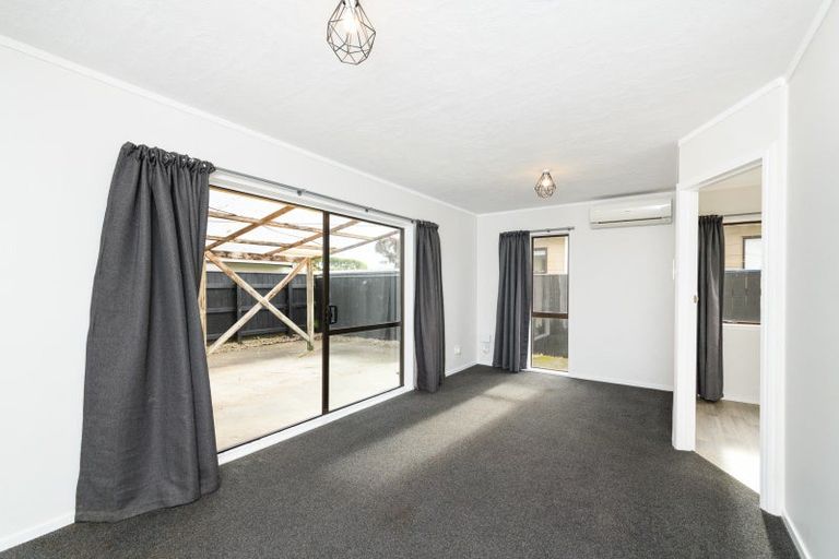 Photo of property in 27 Mcleavey Drive, Kelvin Grove, Palmerston North, 4414