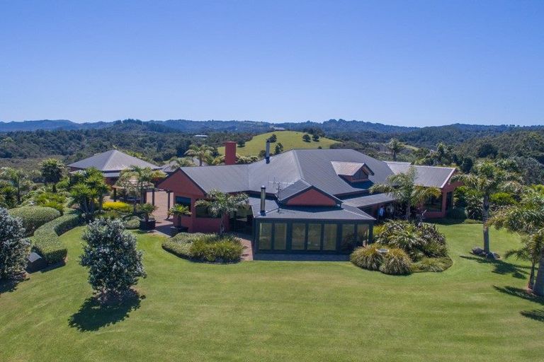 Photo of property in 1542 Ngunguru Road, Ngunguru, Whangarei, 0173