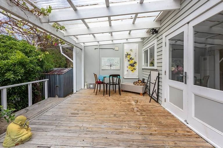 Photo of property in 62 Renown Road, Raumati South, Paraparaumu, 5032