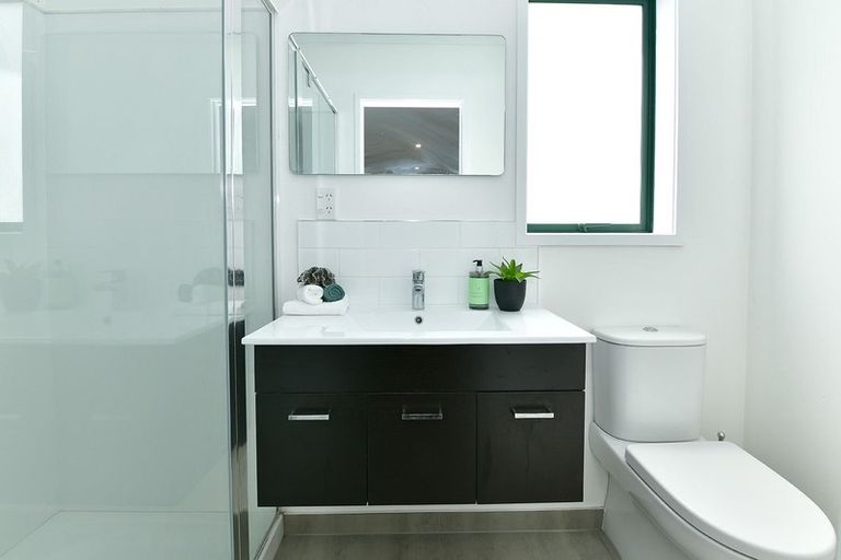 Photo of property in 45 Tindalls Bay Road, Tindalls Beach, Whangaparaoa, 0930