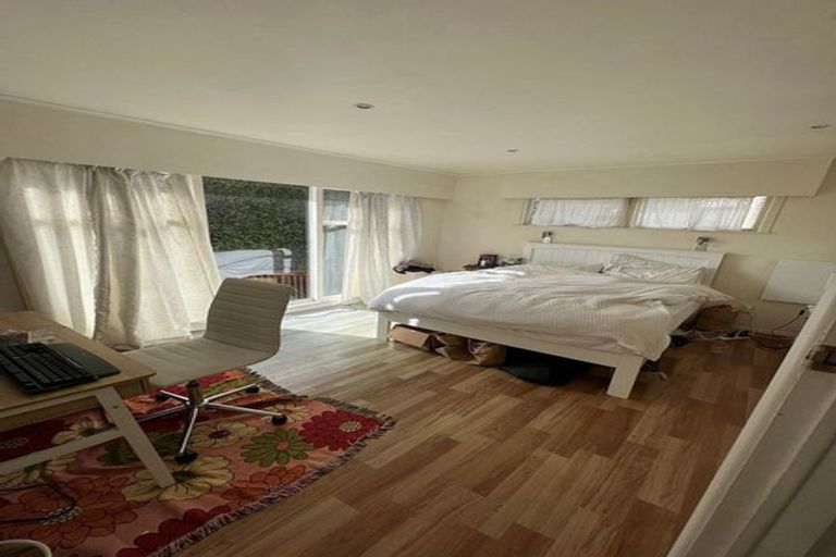 Photo of property in 2/390 Glenfield Road, Glenfield, Auckland, 0629