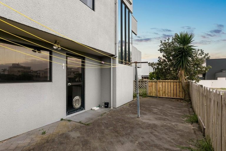 Photo of property in 9a Sunbrae Grove, Mount Maunganui, 3116