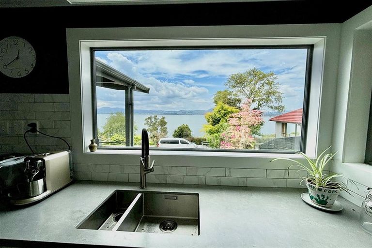 Photo of property in 184 Kawaha Point Road, Kawaha Point, Rotorua, 3010