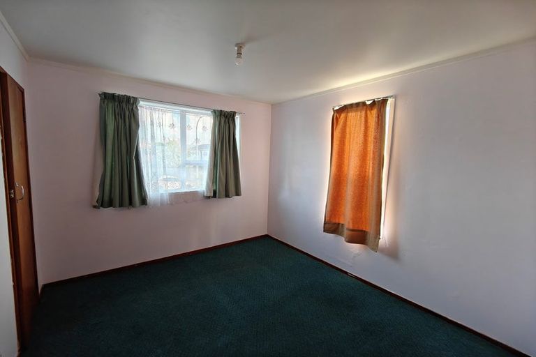 Photo of property in 5 Moncrieff Avenue, Clendon Park, Auckland, 2103