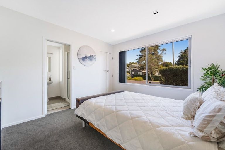 Photo of property in 9 Shelly Beach Parade, Cockle Bay, Auckland, 2014