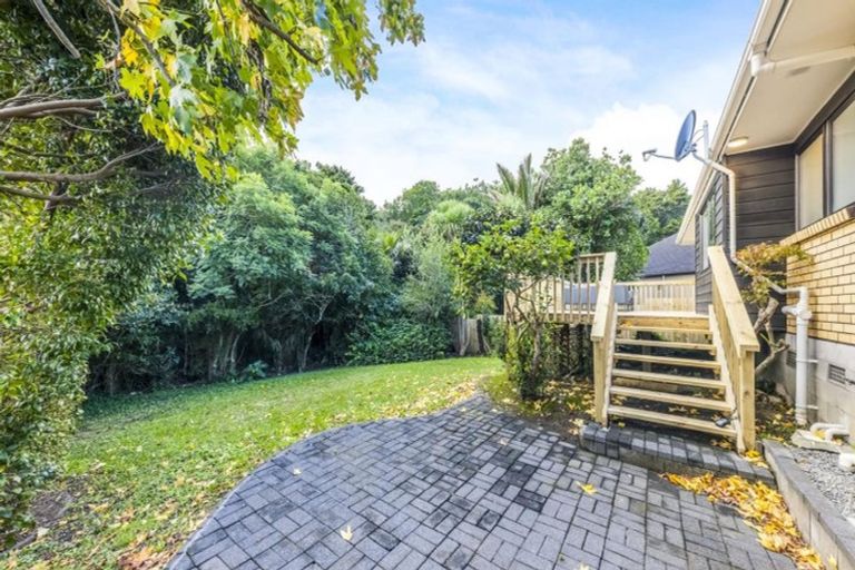 Photo of property in 43 Ewhurst Place, Goodwood Heights, Auckland, 2105