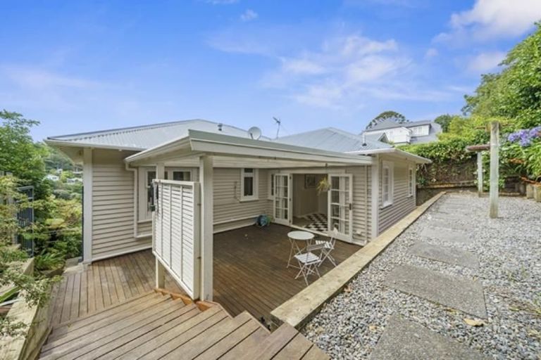 Photo of property in 15 Fitzroy Street, Wadestown, Wellington, 6012