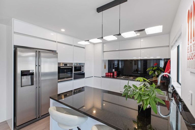 Photo of property in 46 Resolution Drive, Gulf Harbour, Whangaparaoa, 0930