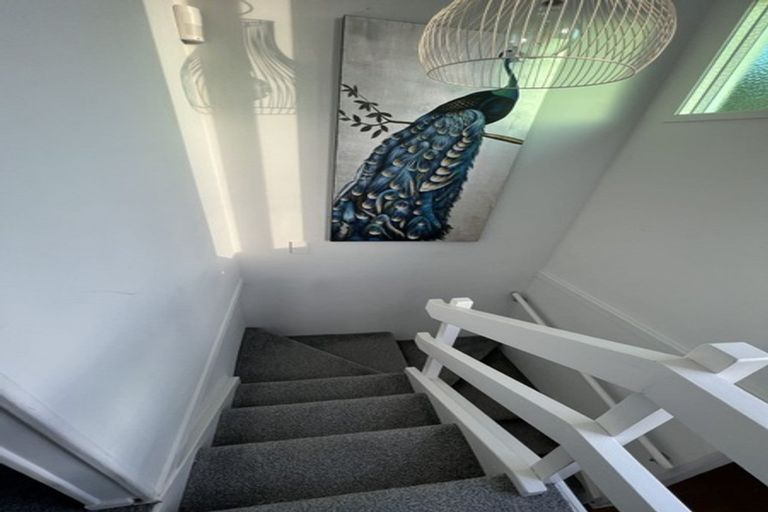 Photo of property in 1/110 Saddleback Rise, Murrays Bay, Auckland, 0630