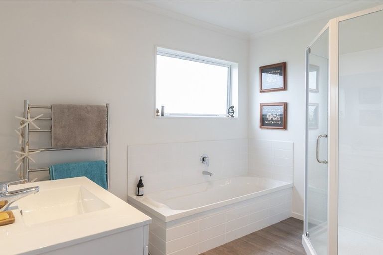 Photo of property in 34a Weka Street, Mangawhai, 0505