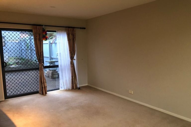 Photo of property in 18 Spalding Rise, Golflands, Auckland, 2013