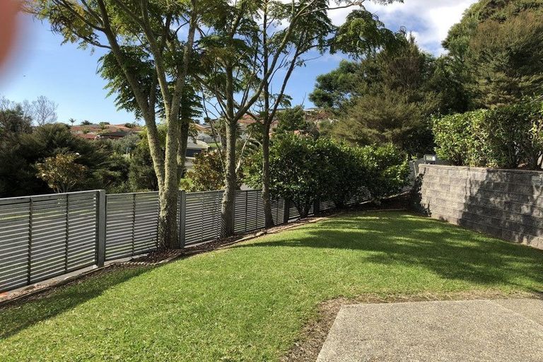 Photo of property in 12 Condor Place, Unsworth Heights, Auckland, 0632