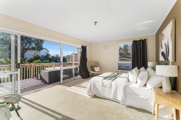 Photo of property in 18 Island View Terrace, Waikanae Beach, Waikanae, 5036
