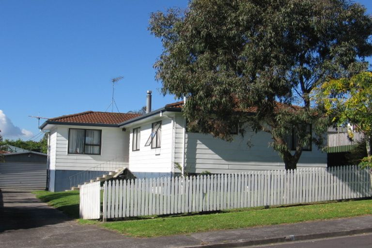 Photo of property in 5 Panzic Place, Glen Eden, Auckland, 0602