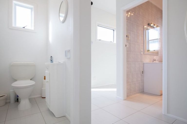 Photo of property in 1 Baring Terrace, Strandon, New Plymouth, 4312