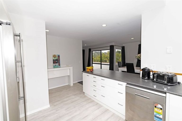 Photo of property in 4/61 Sunrise Avenue, Murrays Bay, Auckland, 0630