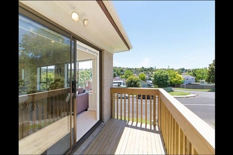 Photo of property in 1/85 Moore Street, Hillcrest, Auckland, 0627