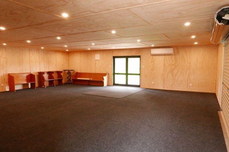 Photo of property in 100 Cole Street, Dannevirke, 4930