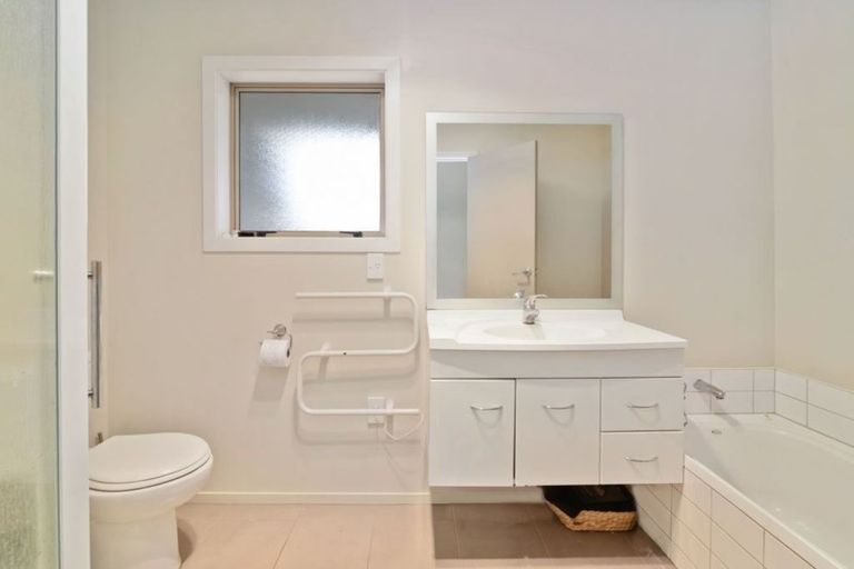 Photo of property in 48/64 Kawaha Point Road, Kawaha Point, Rotorua, 3010