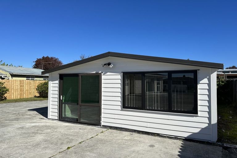 Photo of property in 4 Convair Crescent, Mangere, Auckland, 2022