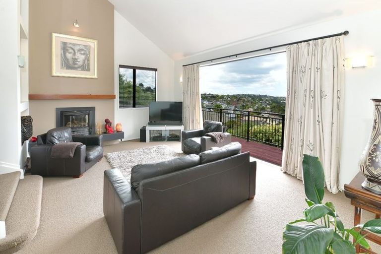 Photo of property in 35 Landvale Court, Browns Bay, Auckland, 0630