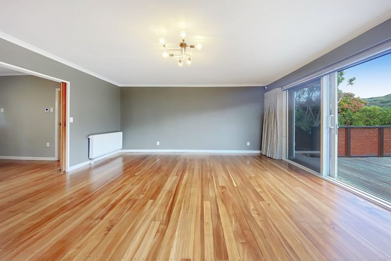 Photo of property in 32 Ngatitoa Street, Tawa, Wellington, 5028