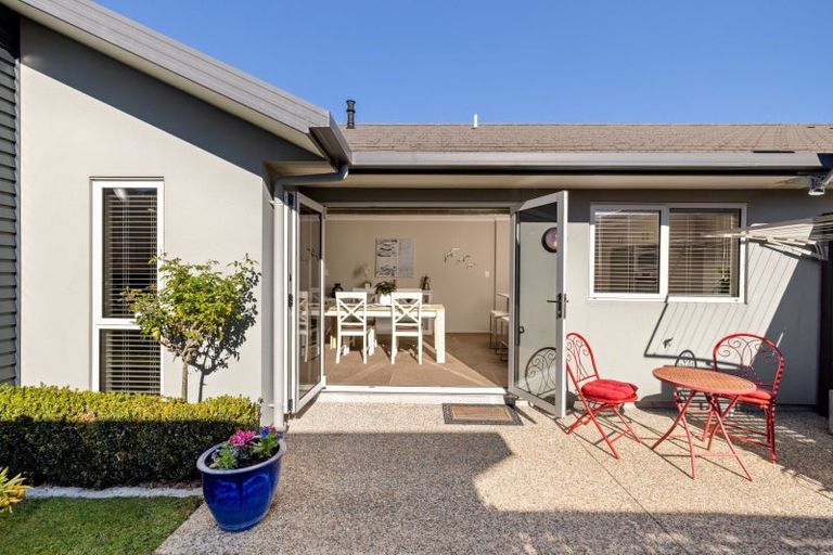 Photo of property in 16 Bridgewater Way, Pyes Pa, Tauranga, 3112