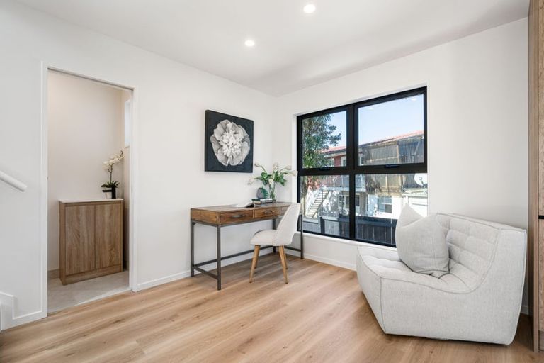 Photo of property in 127a Te Atatu Road, Te Atatu South, Auckland, 0610