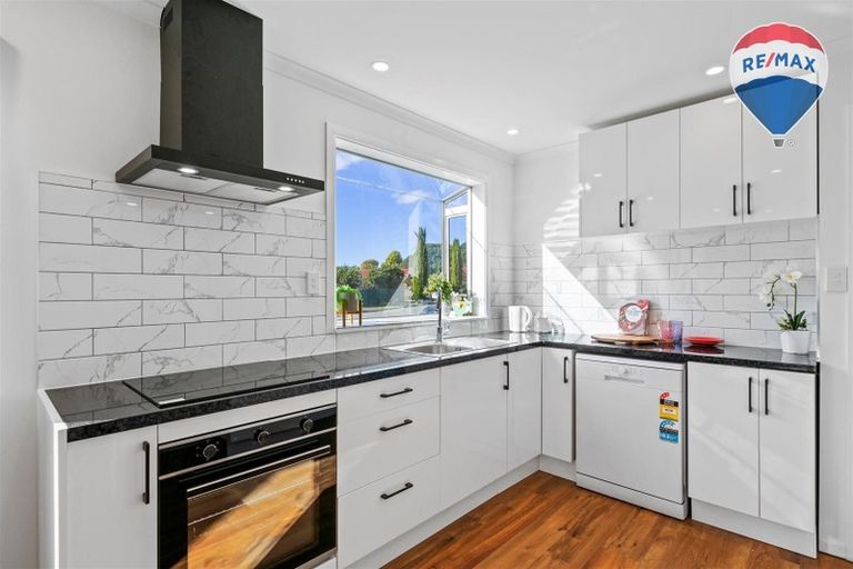 Photo of property in 1/21 Denver Grove, Totara Park, Upper Hutt, 5018